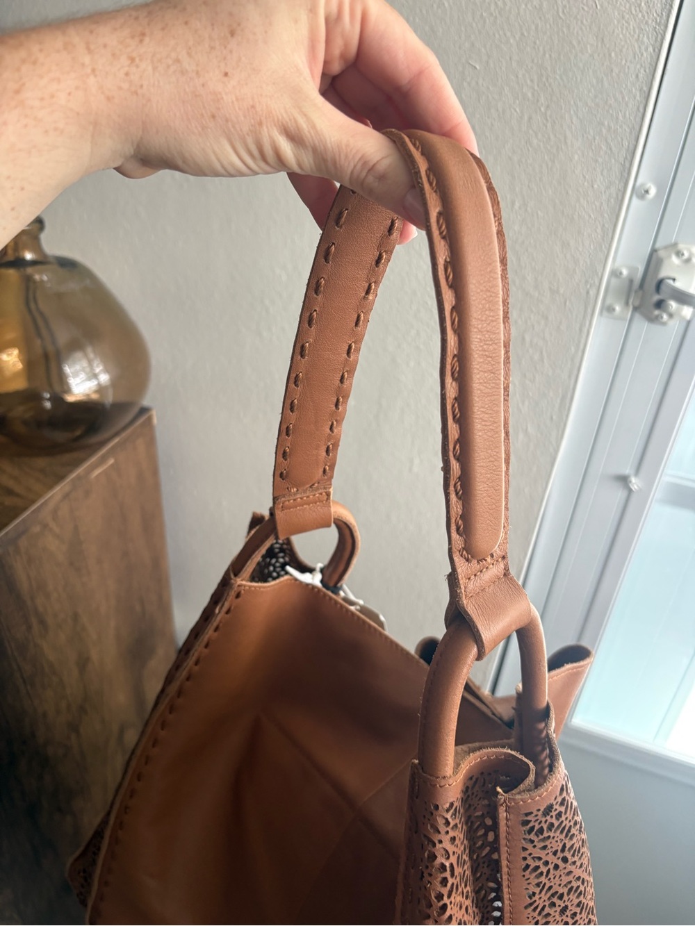 The Sak NWT Los Feliz Tan Leather Tote with Cutout Design & Tassel Accent - Picture 5 of 7